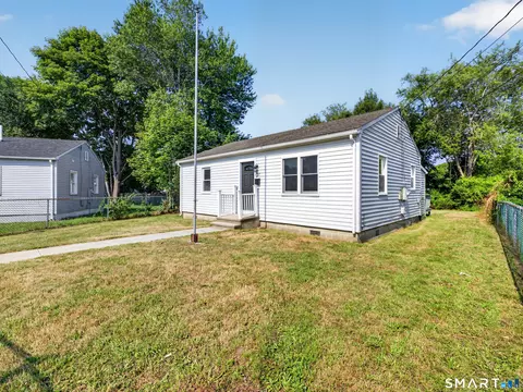 27 Flint Ct, Groton, CT 06340