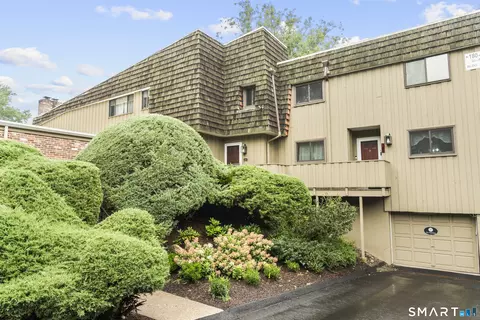 186 Gillies Ln #186, Norwalk, CT 06854