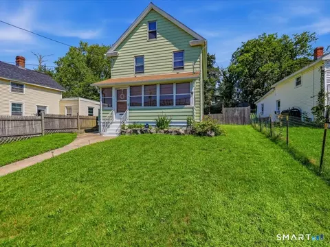 49 Cole St, New London, CT 06320