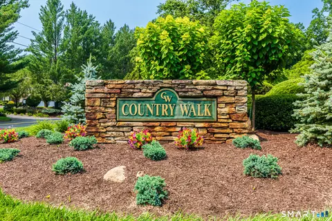 43 Country Walk #43, Shelton, CT 06484