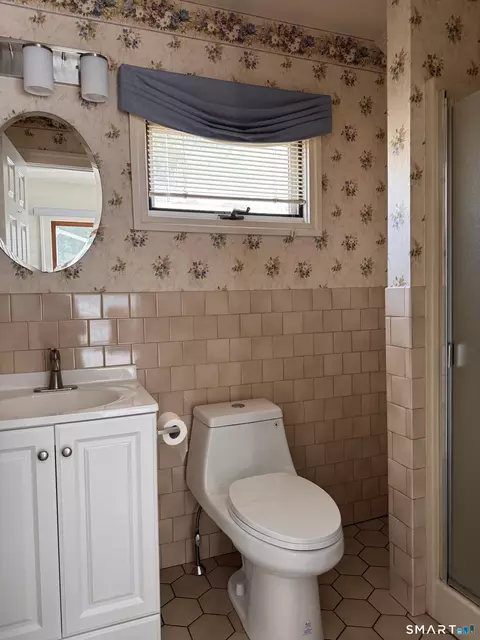 Bath - 70 Central Ave, Hamden, CT 06517 photo 1 of 2