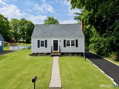 Exterior - 162 Forest St, Hamden, CT 06518 photo 2 of 6