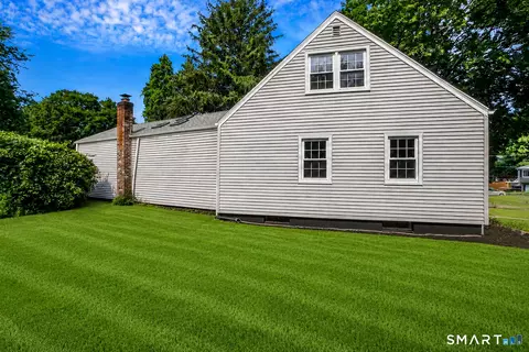 Exterior - 162 Forest St, Hamden, CT 06518 photo 4 of 6