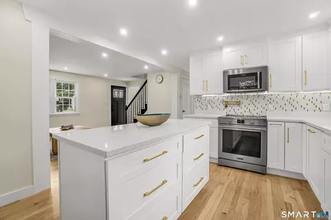 Kitchen - 162 Forest St, Hamden, CT 06518 photo 4 of 6