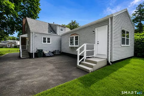 Exterior - 162 Forest St, Hamden, CT 06518 photo 5 of 6