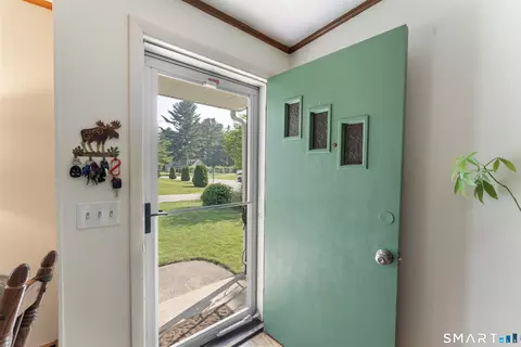 Entry Way - 18 Pine St, Plainfield, CT 06374 photo 2 of 5