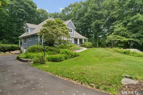 Exterior - 9 Marlin Rd, Sandy Hook, CT 06482 photo 2 of 4