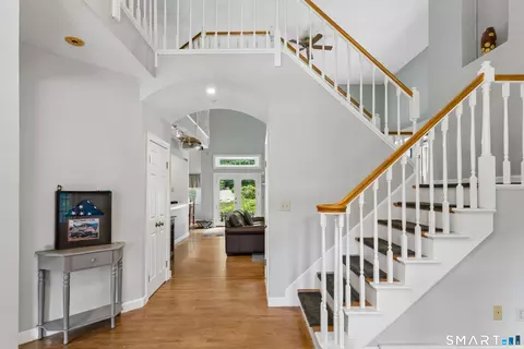 Entry Way - 9 Marlin Rd, Sandy Hook, CT 06482 photo 1 of 4