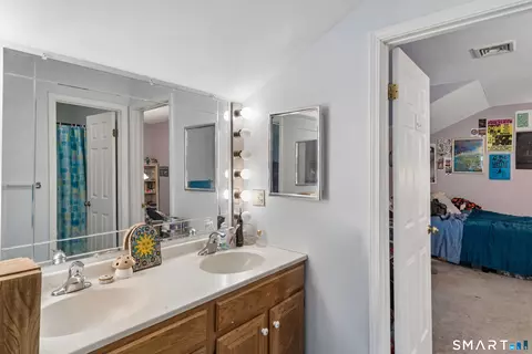 Bath - 9 Marlin Rd, Sandy Hook, CT 06482 photo 4 of 4