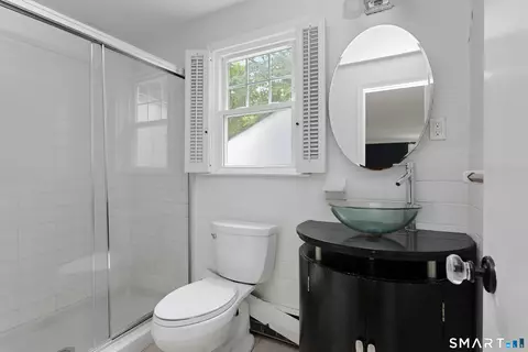 Bath - 31 Granite Ridge Rd, Redding, CT 06896 photo 1 of 2