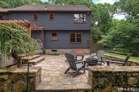 Exterior - 98 Bishop Ln, Madison, CT 06443 photo 5 of 15