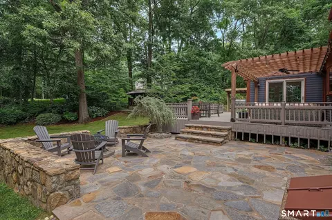 Exterior - 98 Bishop Ln, Madison, CT 06443 photo 6 of 15