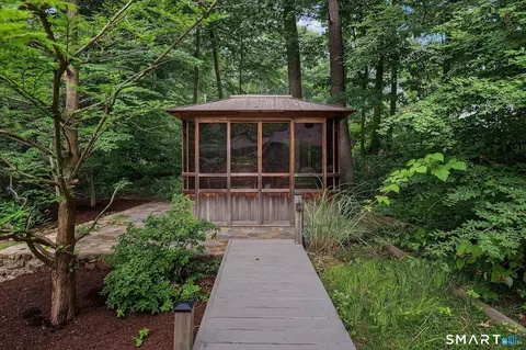 Exterior - 98 Bishop Ln, Madison, CT 06443 photo 10 of 15