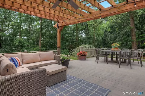 Exterior - 98 Bishop Ln, Madison, CT 06443 photo 7 of 15