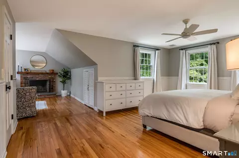 Bedroom - 98 Bishop Ln, Madison, CT 06443 photo 2 of 6