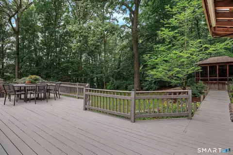 Exterior - 98 Bishop Ln, Madison, CT 06443 photo 9 of 15
