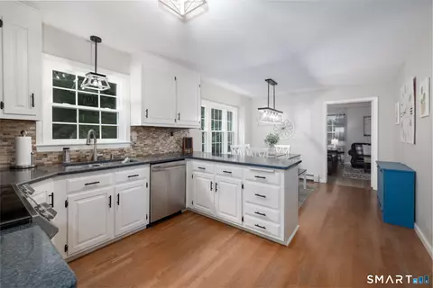 Kitchen - 11 Cobblers Mill Rd, Newtown, CT 06482 photo 2 of 2