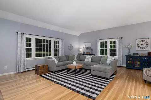 Living - 11 Cobblers Mill Rd, Newtown, CT 06482 photo 4 of 7