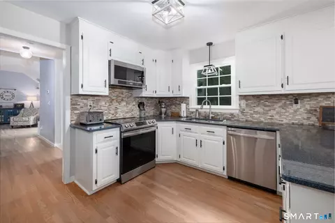Kitchen - 11 Cobblers Mill Rd, Newtown, CT 06482 photo 1 of 2