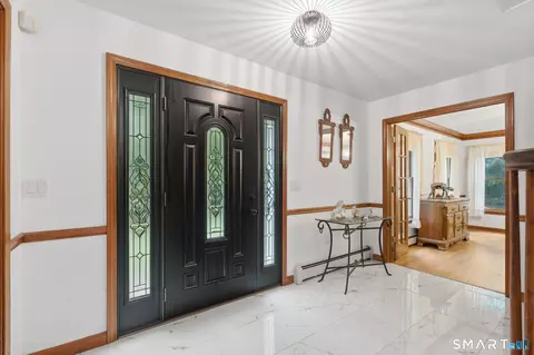 Entry Way - 17 Eska Dr, Ledyard, CT 06339 photo 2 of 3
