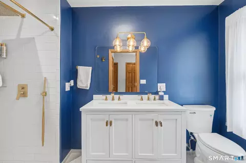 Bath - 17 Eska Dr, Ledyard, CT 06339 photo 4 of 5