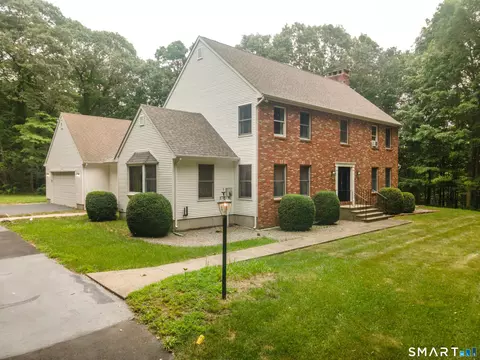 Exterior - 17 Eska Dr, Ledyard, CT 06339 photo 2 of 4