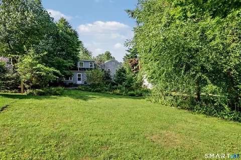 Exterior - 5 Bayside Ter, Riverside, CT 06878 photo 3 of 3