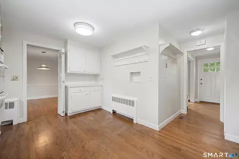 Entry Way - 5 Bayside Ter, Riverside, CT 06878 photo 2 of 2