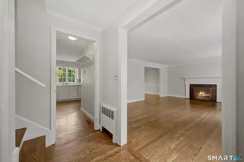Entry Way - 5 Bayside Ter, Riverside, CT 06878 photo 1 of 2