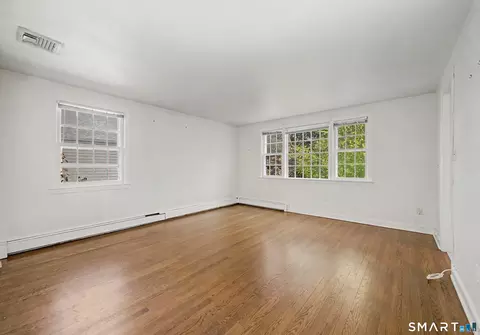 Living - 5 Bayside Ter, Riverside, CT 06878 photo 3 of 5