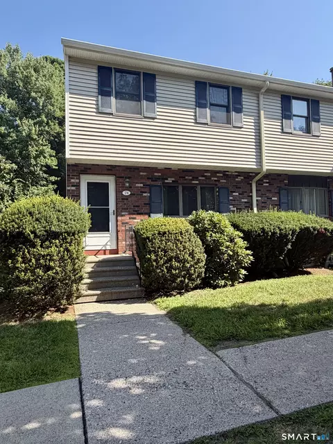 24 Brookside Vlg #24, Enfield, CT 06082