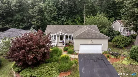 3 Indian Hill Rd, Uncasville, CT 06382