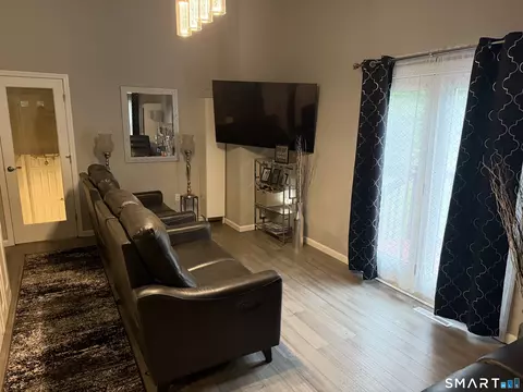 Living - 9 Valley View Dr #9, Hamden, CT 06518 photo 1 of 5