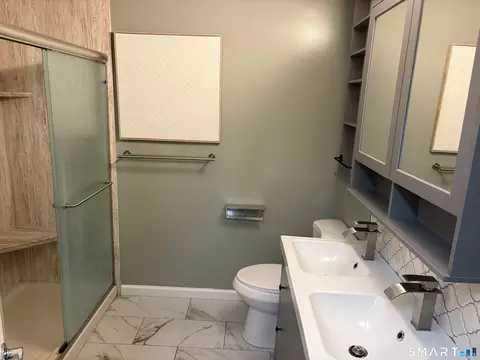 Bath - 9 Valley View Dr #9, Hamden, CT 06518 photo 2 of 4