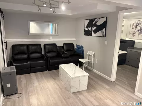 Living - 9 Valley View Dr #9, Hamden, CT 06518 photo 5 of 5