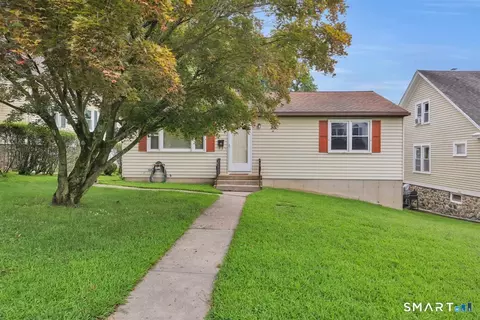 84 Fairlawn Ave, Waterbury, CT 06705