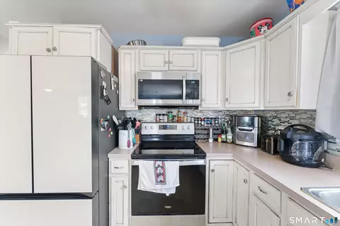 Kitchen - 67 Katherine Ave, Killingly, CT 06239 photo 2 of 4