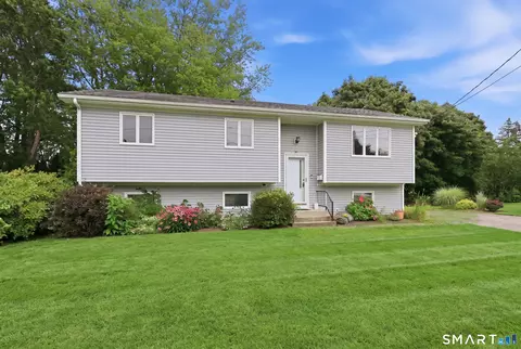36 Lester St, New London, CT 06320