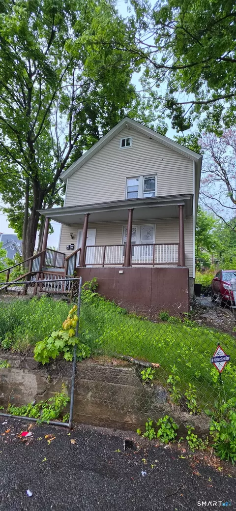 11 Cossett St, Waterbury, CT 06704