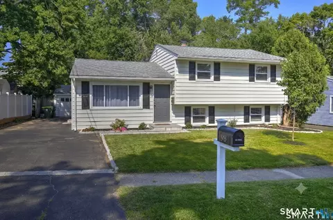 98 Youngstown Rd, Fairfield, CT 06824
