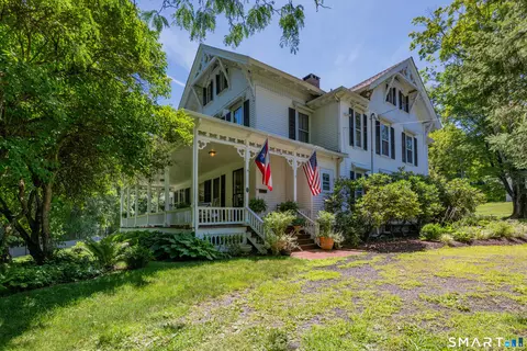 47 Academy Hl, Watertown, CT 06795