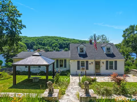 160 Lake Plymouth Blvd, Plymouth, CT 06782