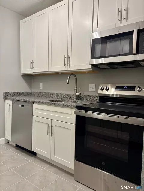 304 Pine Rock Ave #C4, Hamden, CT 06514 photo 4