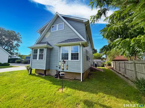 Exterior - 25 Beckwith St, Niantic, CT 06357 photo 3 of 4
