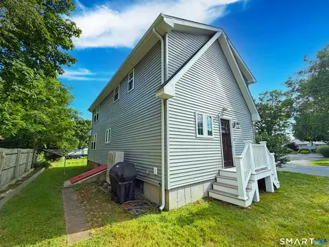 Exterior - 25 Beckwith St, Niantic, CT 06357 photo 4 of 4