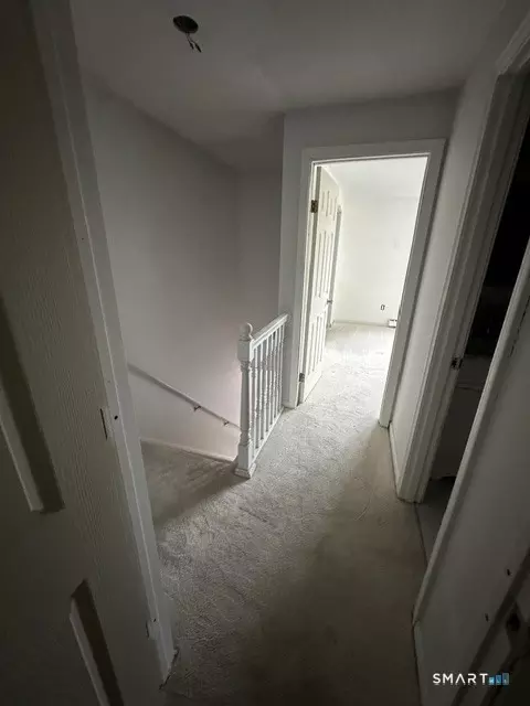 Entry Way - 489 King St, Bristol, CT 06010 photo 1 of 5