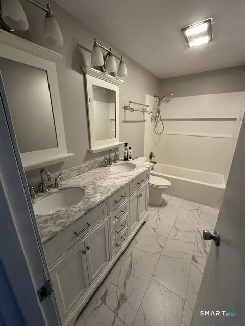 Bath - 489 King St, Bristol, CT 06010 photo 1 of 2
