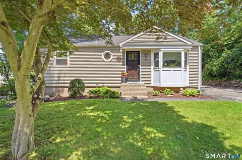 31 Sunset Dr, Shelton, CT 06484