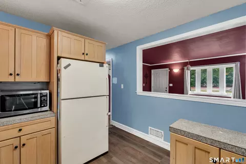 Kitchen - 231 Gorham Ave, Hamden, CT 06514 photo 4 of 4