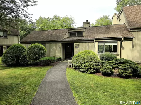 581 Heritage Vlg #A, Southbury, CT 06488